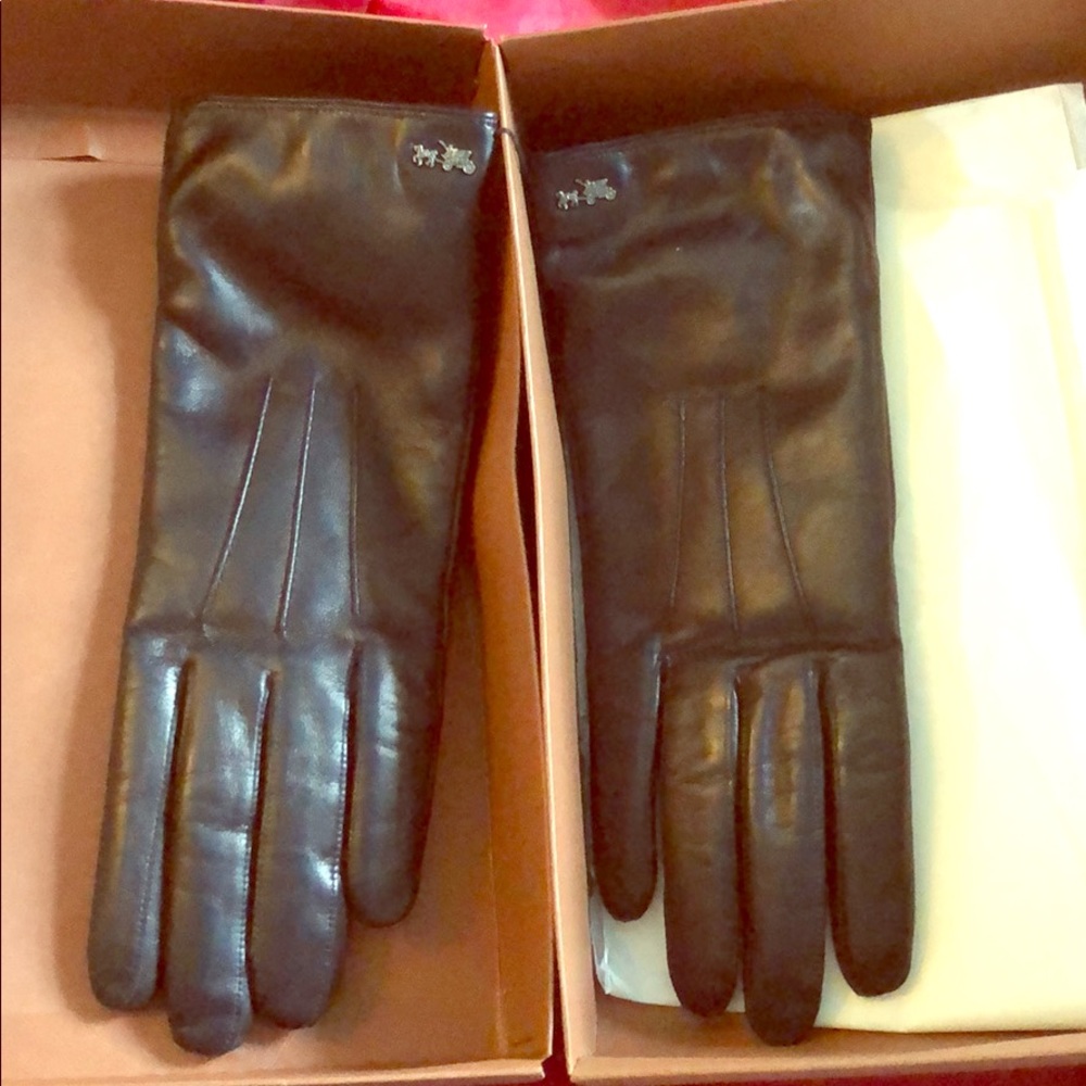 Brand new leather black coach fitted gloves